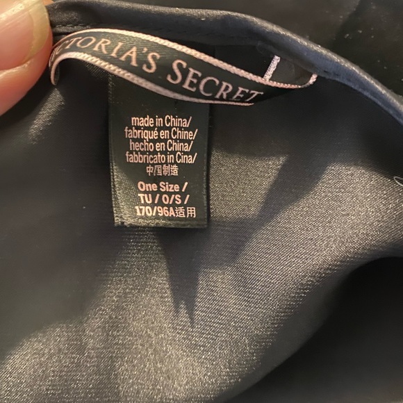 Victoria’s Secret Robe- One Size - Picture 6 of 8